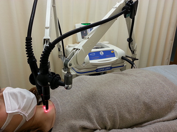 病院でも使用される安心の近赤外線治療器